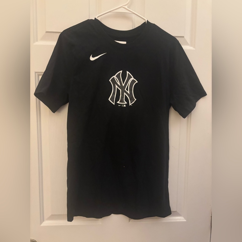 Nike New York Yankees Black Tee with White Swoosh and Text Small NWT